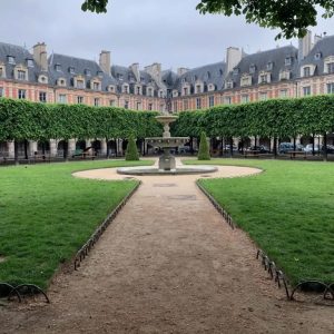 Le vendredi 24 janvier  2025 à 10h15  : « Dans le Marais : la place des Vosges  et la  rue des Francs -Bourgeois » Complet