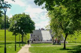 Le vendredi 10 avril  2026  à 10h30 : «Le parc de Bercy et son quartier »