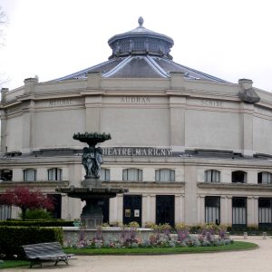 « Les Champs Elysées , de la place de la Concorde au rond-point des Champs Elysées . le vendredi 19 Mars 2027 à 14h00